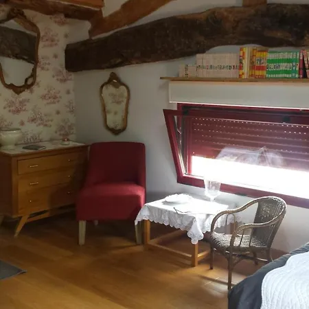 La Glycine De Musset Bed & Breakfast